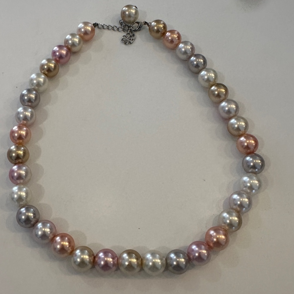 Elegant Multicolor Pearl Necklace